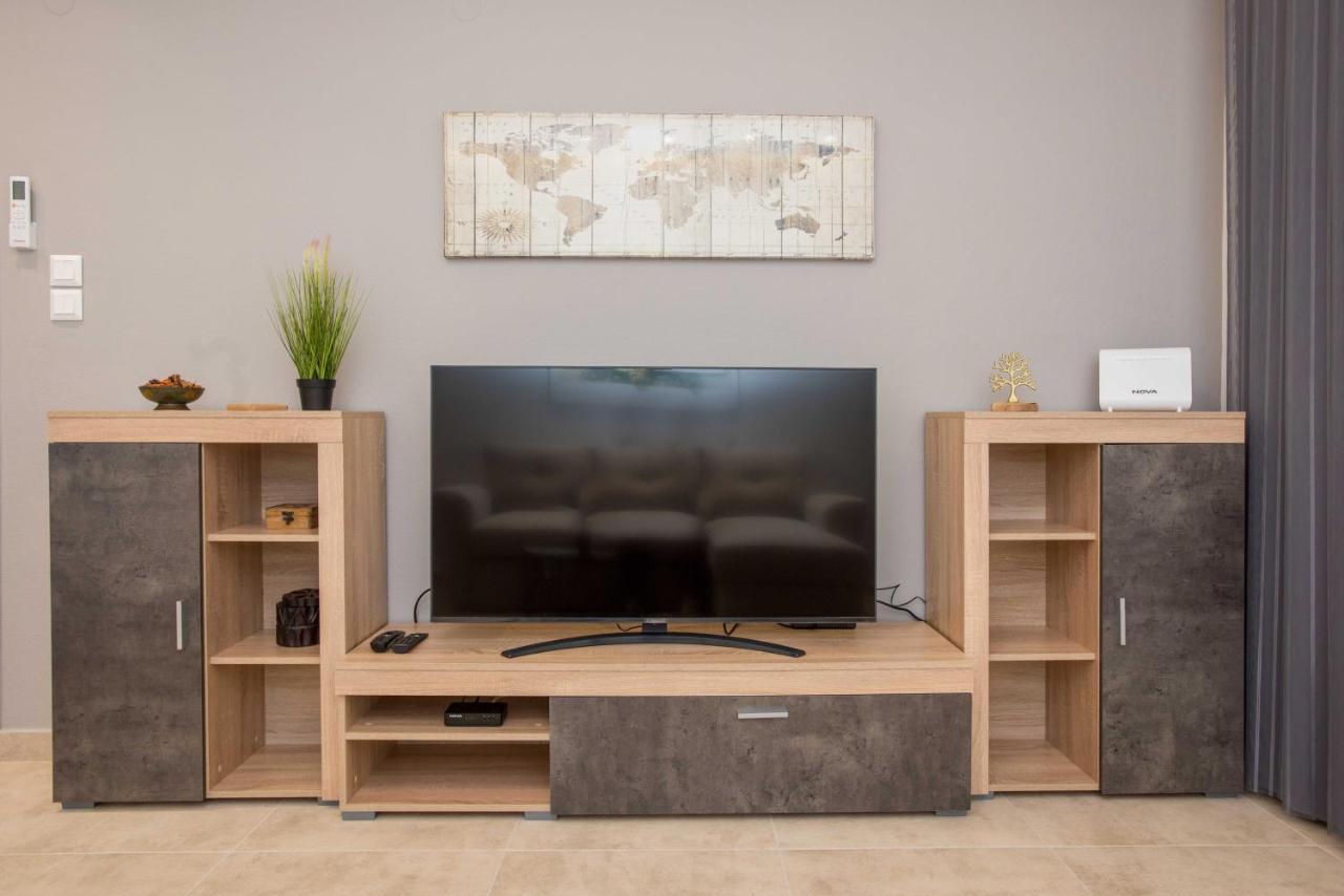 Comfy Central 1 Bedroom Apt With Terrace And View イラクリオン エクステリア 写真