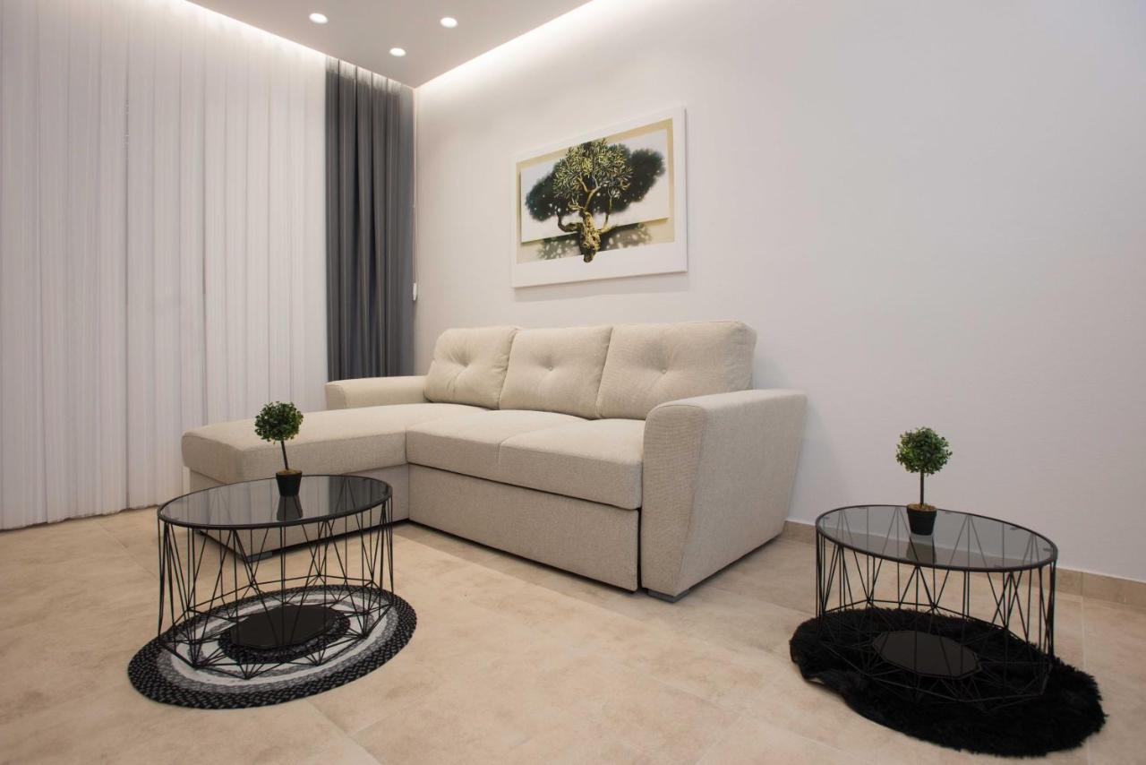 Comfy Central 1 Bedroom Apt With Terrace And View イラクリオン エクステリア 写真